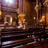 Meno ricca � la navata opposta, quella di sinistra, dominata dalle pitture consacrate a San Nicola